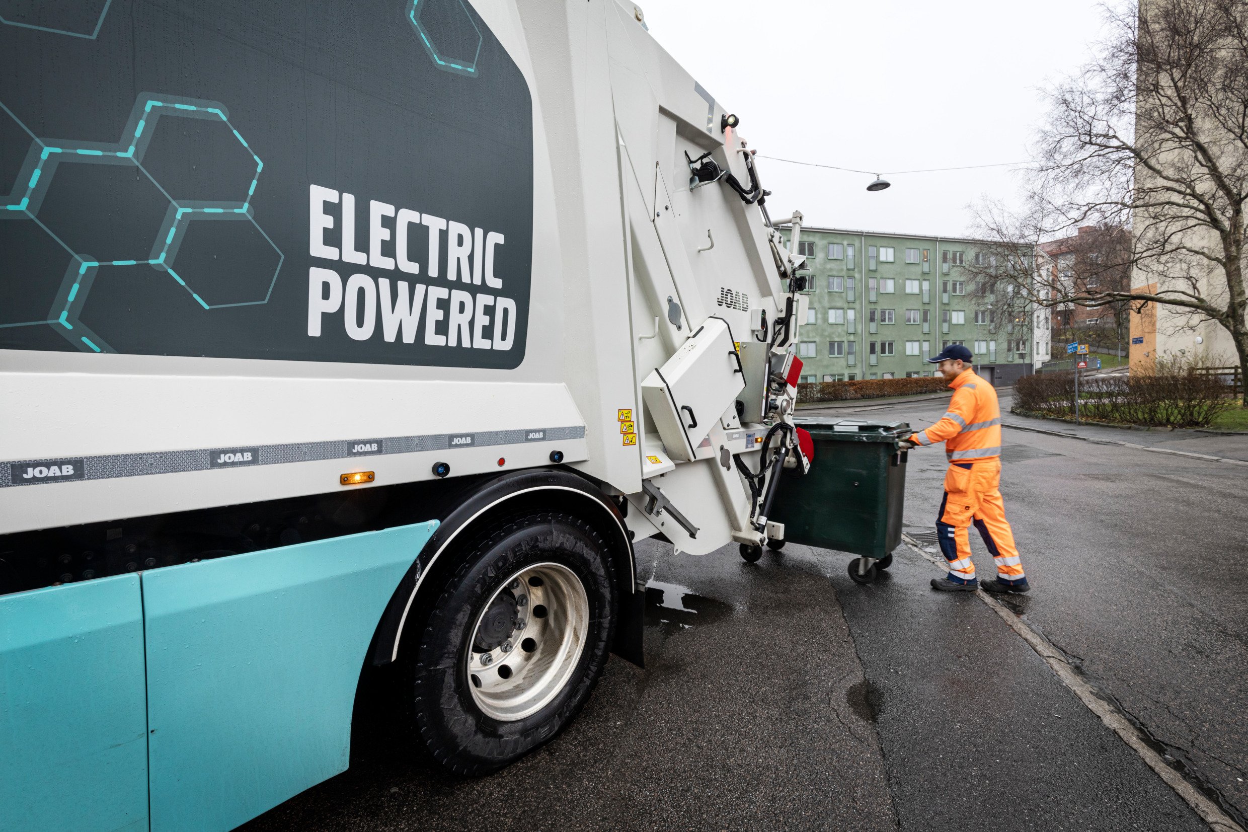 Electric Powered Waste Management Truck